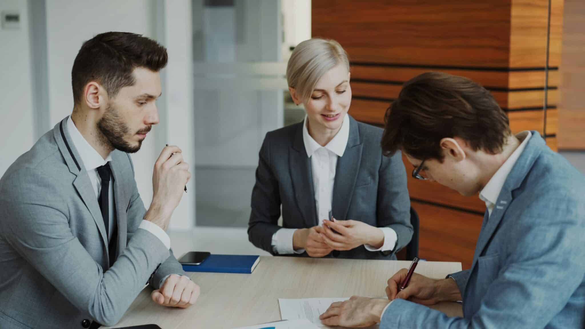 How to choose an attorney